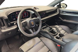 met. Musta Porsche Cayenne 2025 kuva 6.