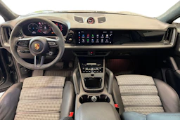 met. Musta Porsche Cayenne 2025 kuva 7.