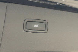 met. Musta Porsche Cayenne 2025 kuva 13.