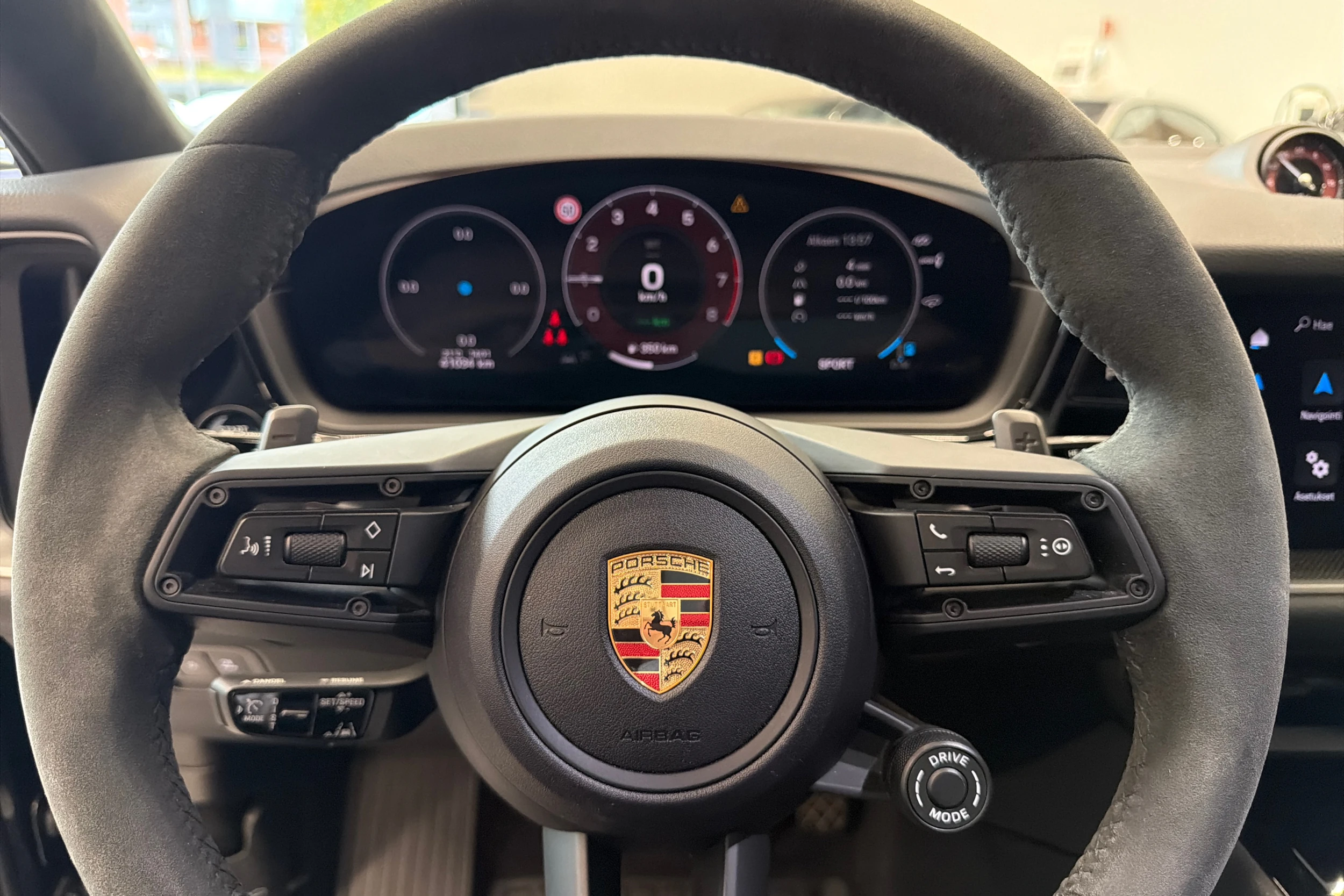 met. Musta Porsche Cayenne 2025 kuva 17.