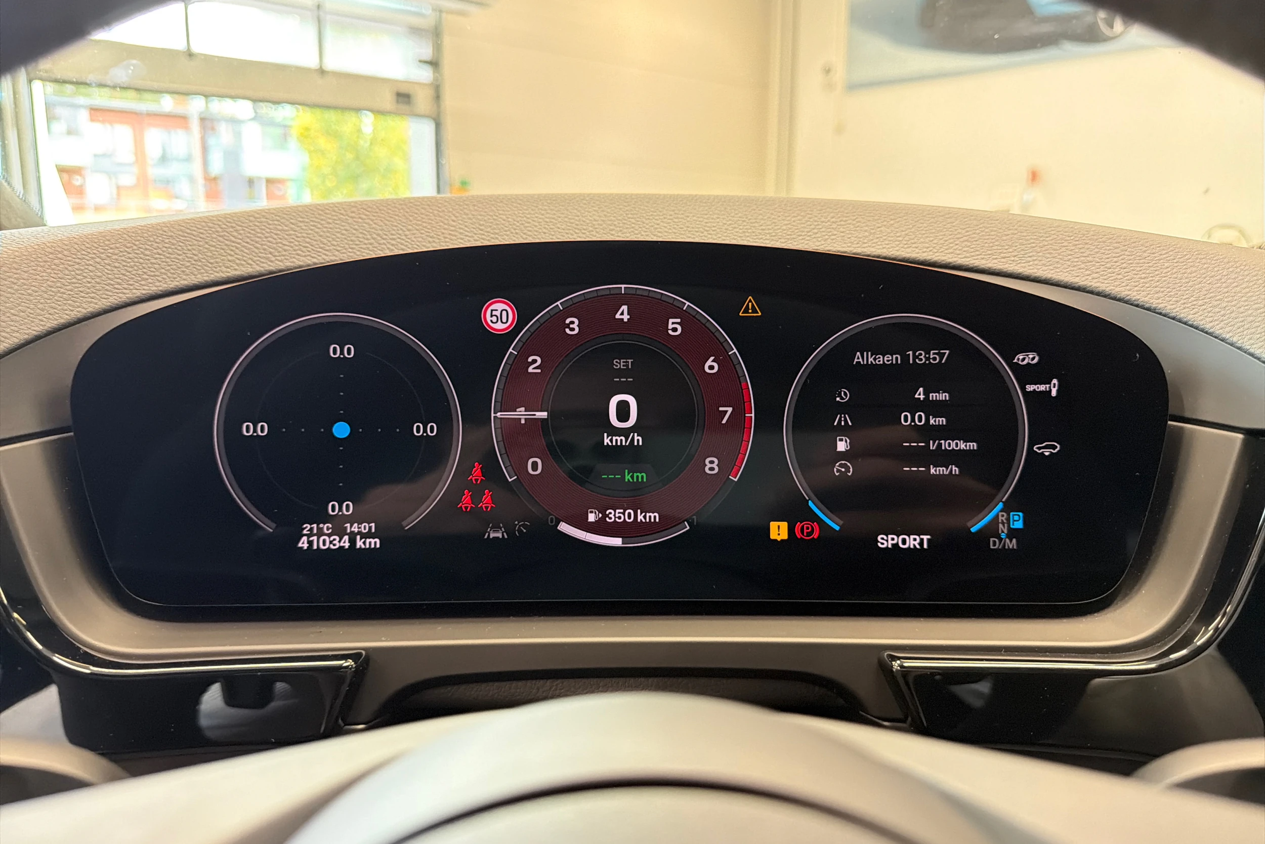 met. Musta Porsche Cayenne 2025 kuva 18.