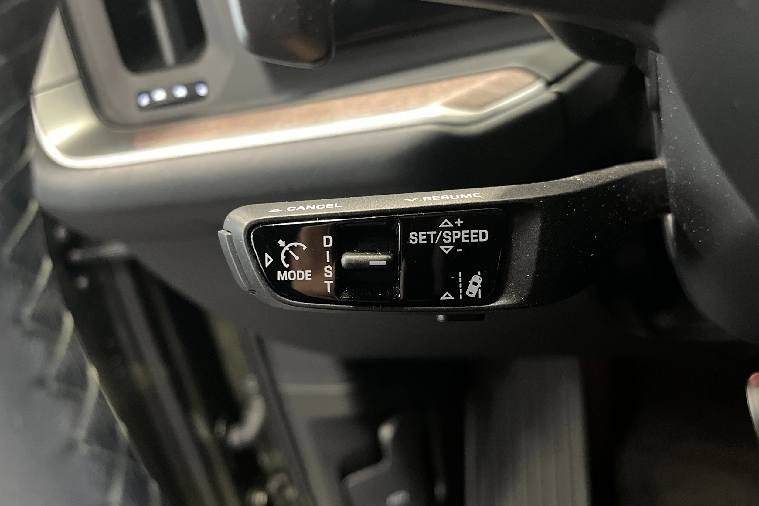 met. vihreä Porsche Cayenne 2025 kuva 17.