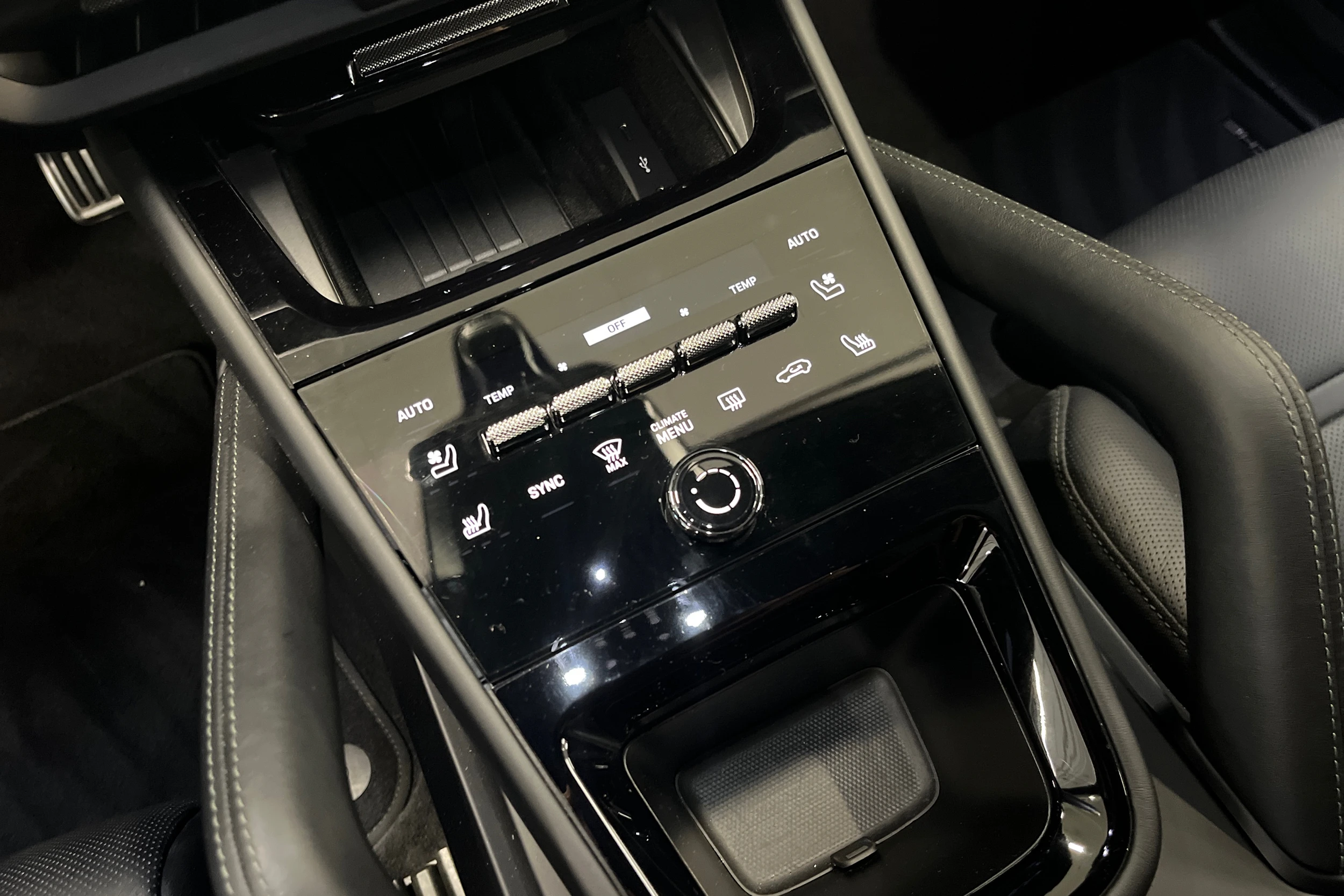 met. vihreä Porsche Cayenne 2025 kuva 18.