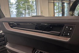 met. vihreä Porsche Cayenne 2025 kuva 20.