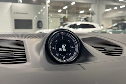 met. vihreä Porsche Cayenne 2025 kuva 24.