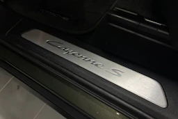 met. vihreä Porsche Cayenne 2025 kuva 27.