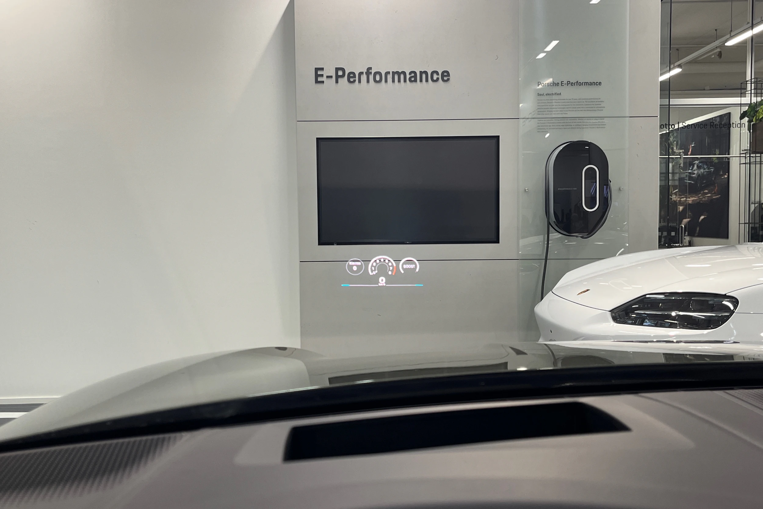 met. vihreä Porsche Cayenne 2025 kuva 29.