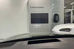met. vihreä Porsche Cayenne 2025 kuva 29.