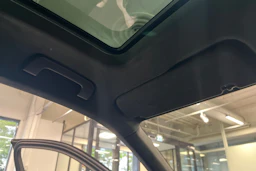 met. vihreä Porsche Cayenne 2025 kuva 30.