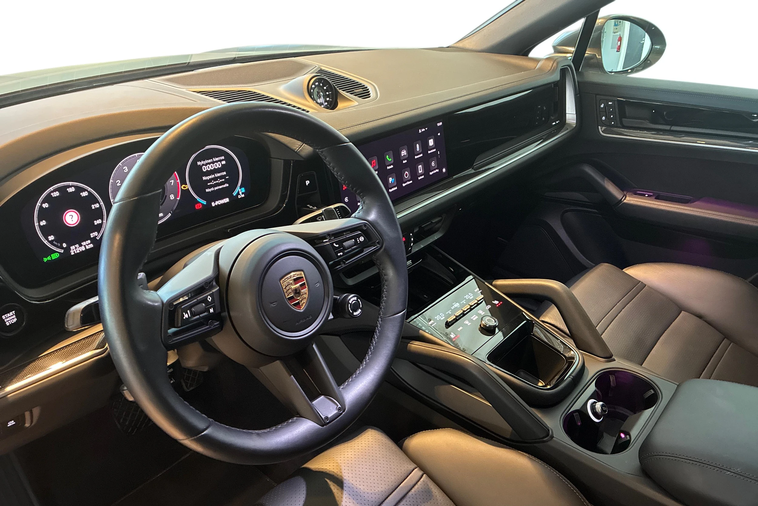 harmaa Porsche Cayenne 2025 kuva 6.