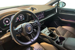harmaa Porsche Cayenne 2025 kuva 6.