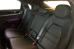 harmaa Porsche Cayenne 2025 kuva 8.