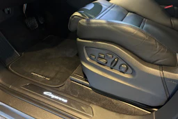 harmaa Porsche Cayenne 2025 kuva 12.