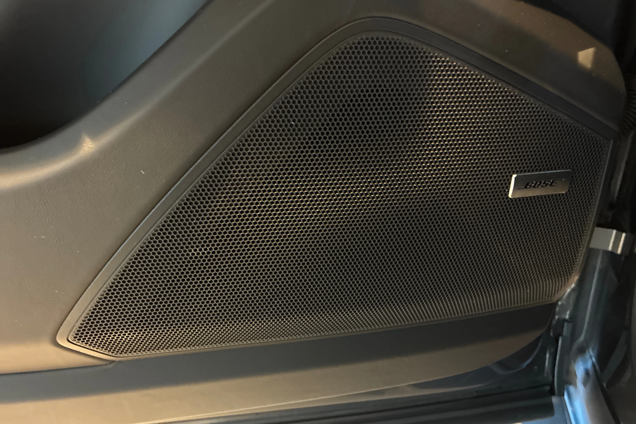 harmaa Porsche Cayenne 2025 kuva 13.