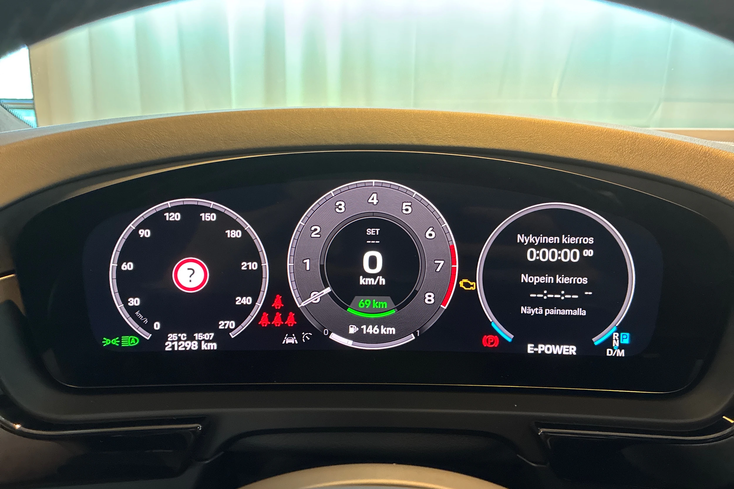 harmaa Porsche Cayenne 2025 kuva 14.