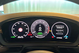 harmaa Porsche Cayenne 2025 kuva 14.