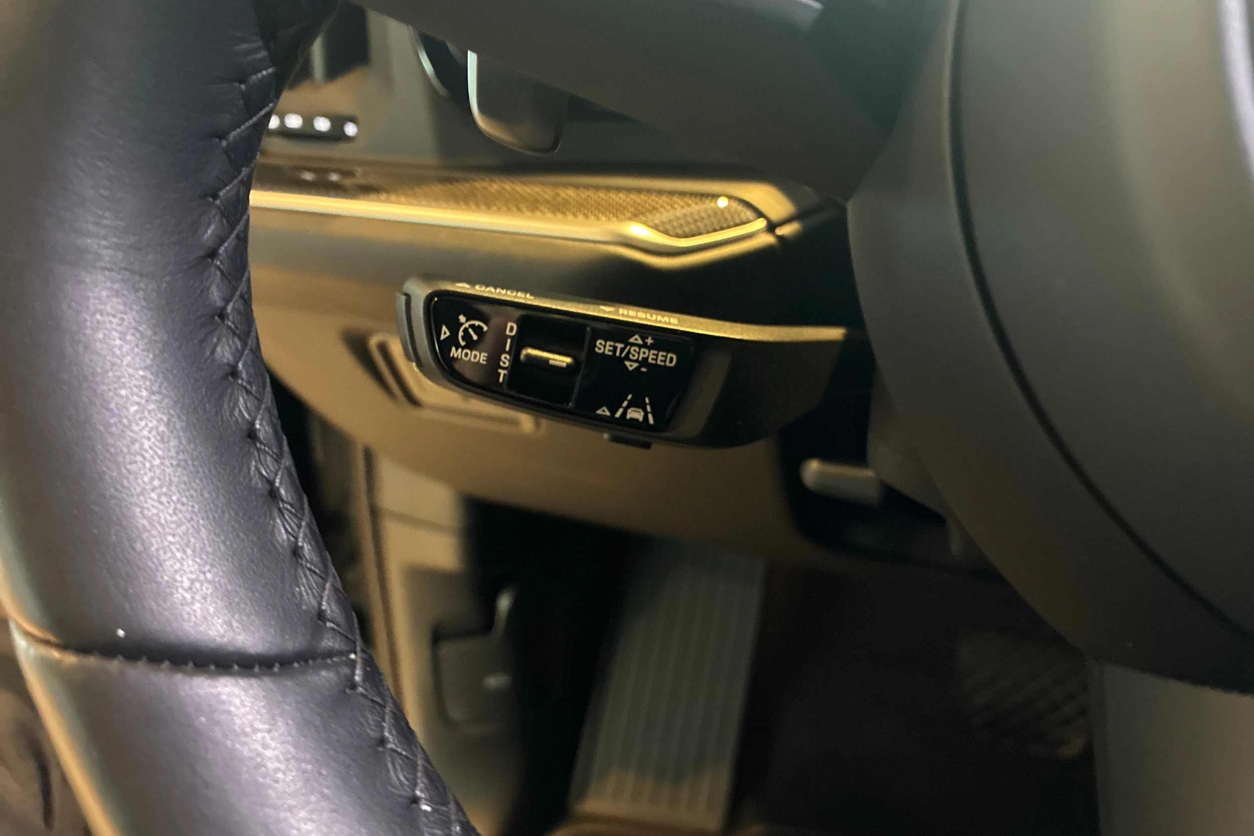 harmaa Porsche Cayenne 2025 kuva 16.