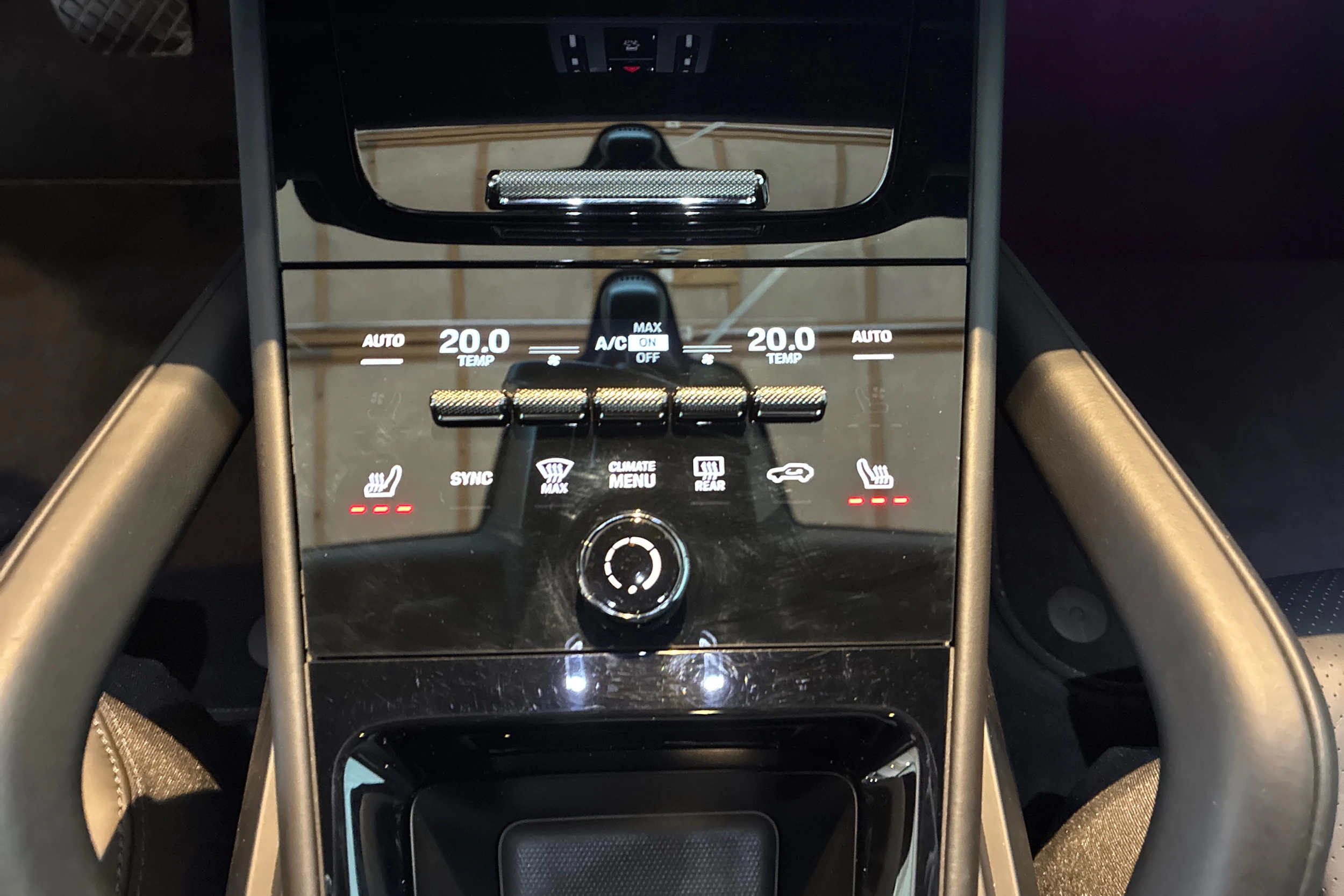 harmaa Porsche Cayenne 2025 kuva 18.