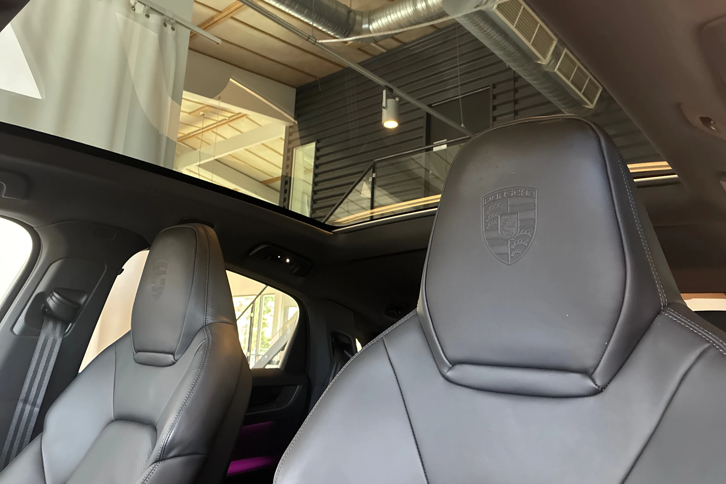 harmaa Porsche Cayenne 2025 kuva 20.
