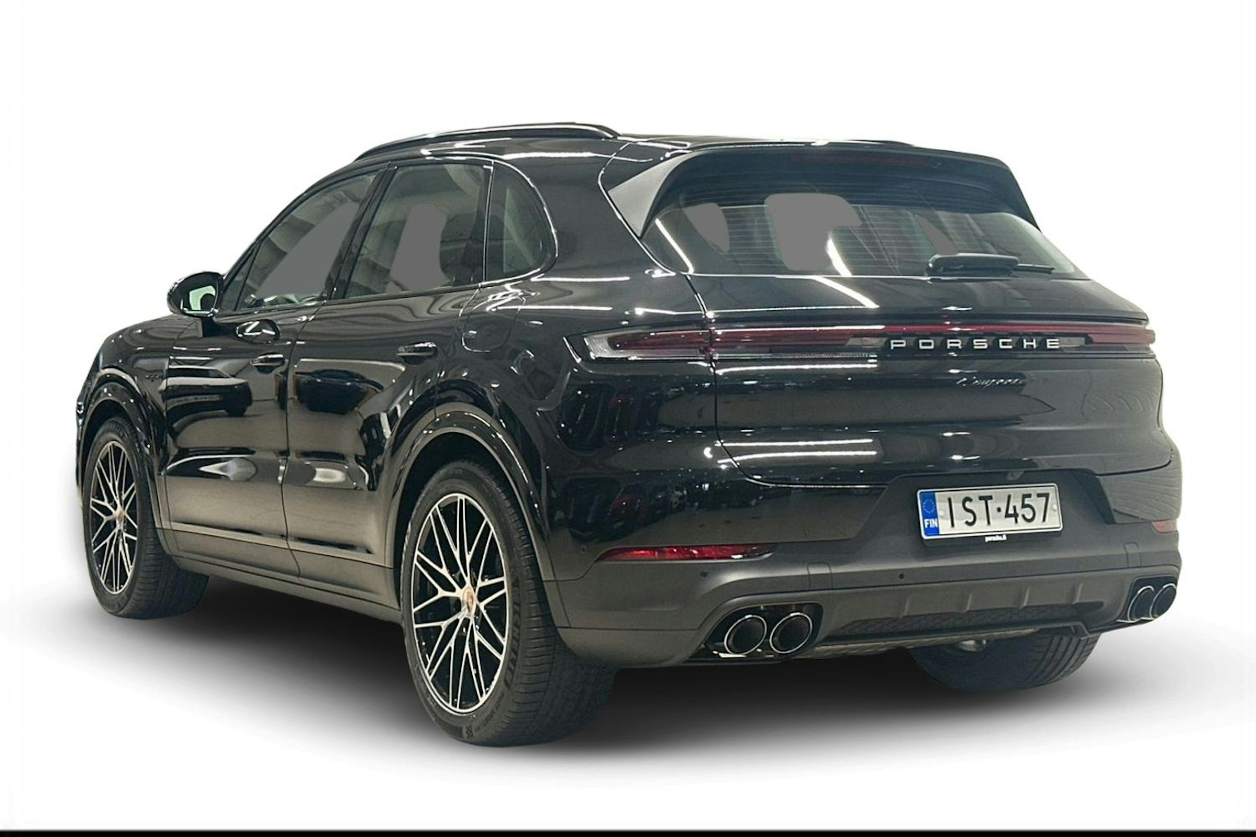 musta Porsche Cayenne 2025 kuva 2.