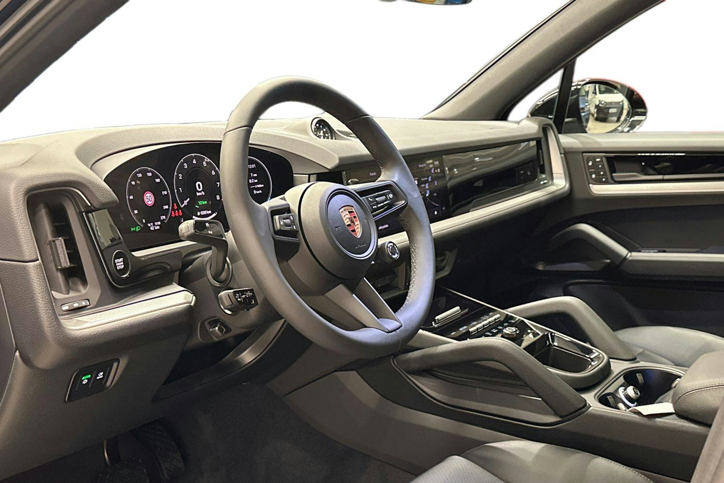 musta Porsche Cayenne 2025 kuva 6.