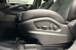 musta Porsche Cayenne 2025 kuva 17.