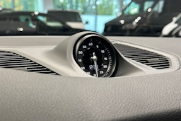 musta Porsche Cayenne 2025 kuva 23.