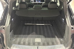 musta Porsche Cayenne 2025 kuva 24.