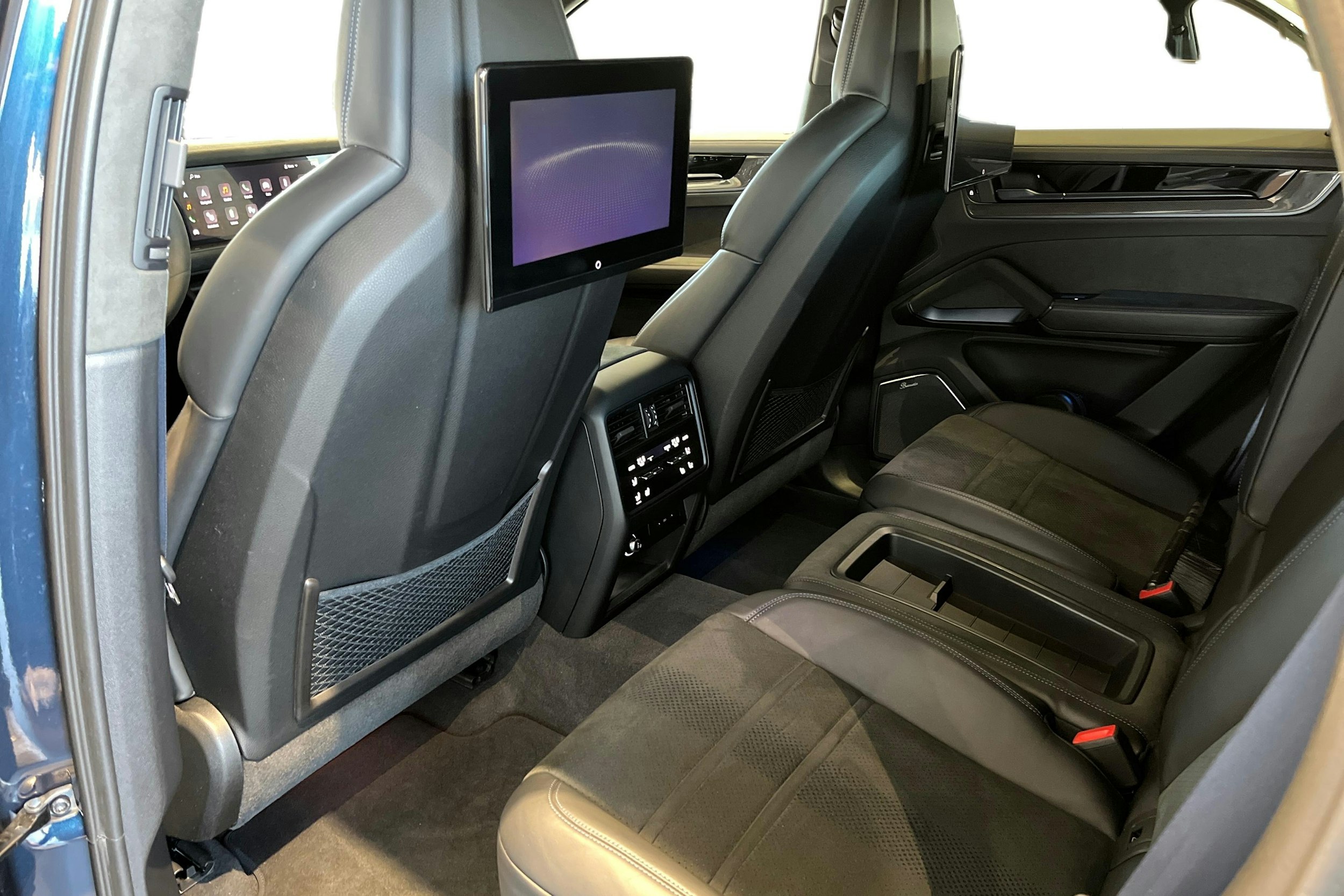 Sininen Porsche Cayenne 2025 kuva 9.