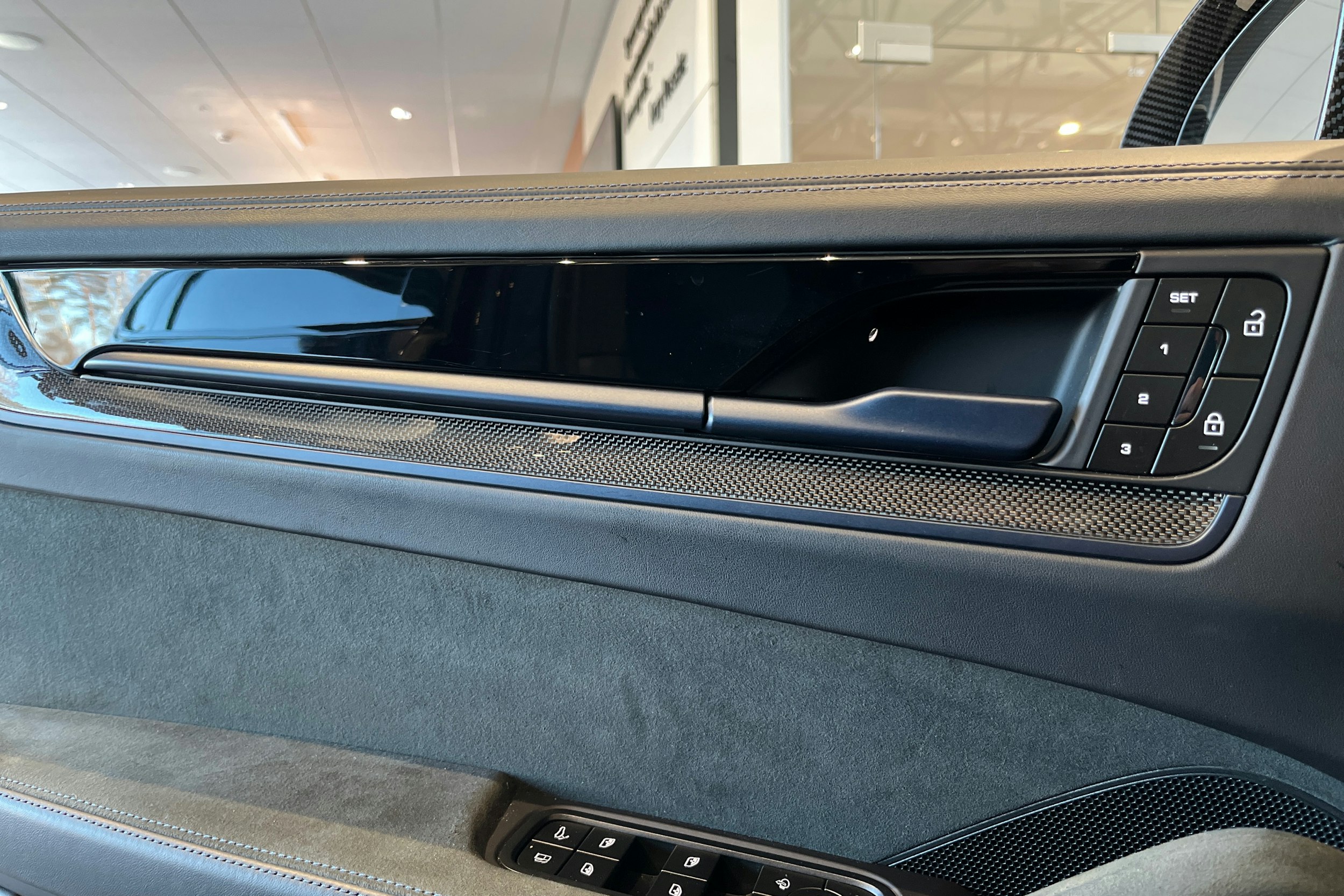 Sininen Porsche Cayenne 2025 kuva 17.