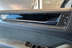 Sininen Porsche Cayenne 2025 kuva 17.