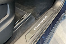 Sininen Porsche Cayenne 2025 kuva 20.