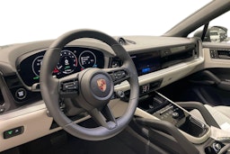 harmaa Porsche Cayenne 2025 kuva 6.
