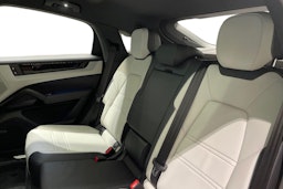 harmaa Porsche Cayenne 2025 kuva 8.