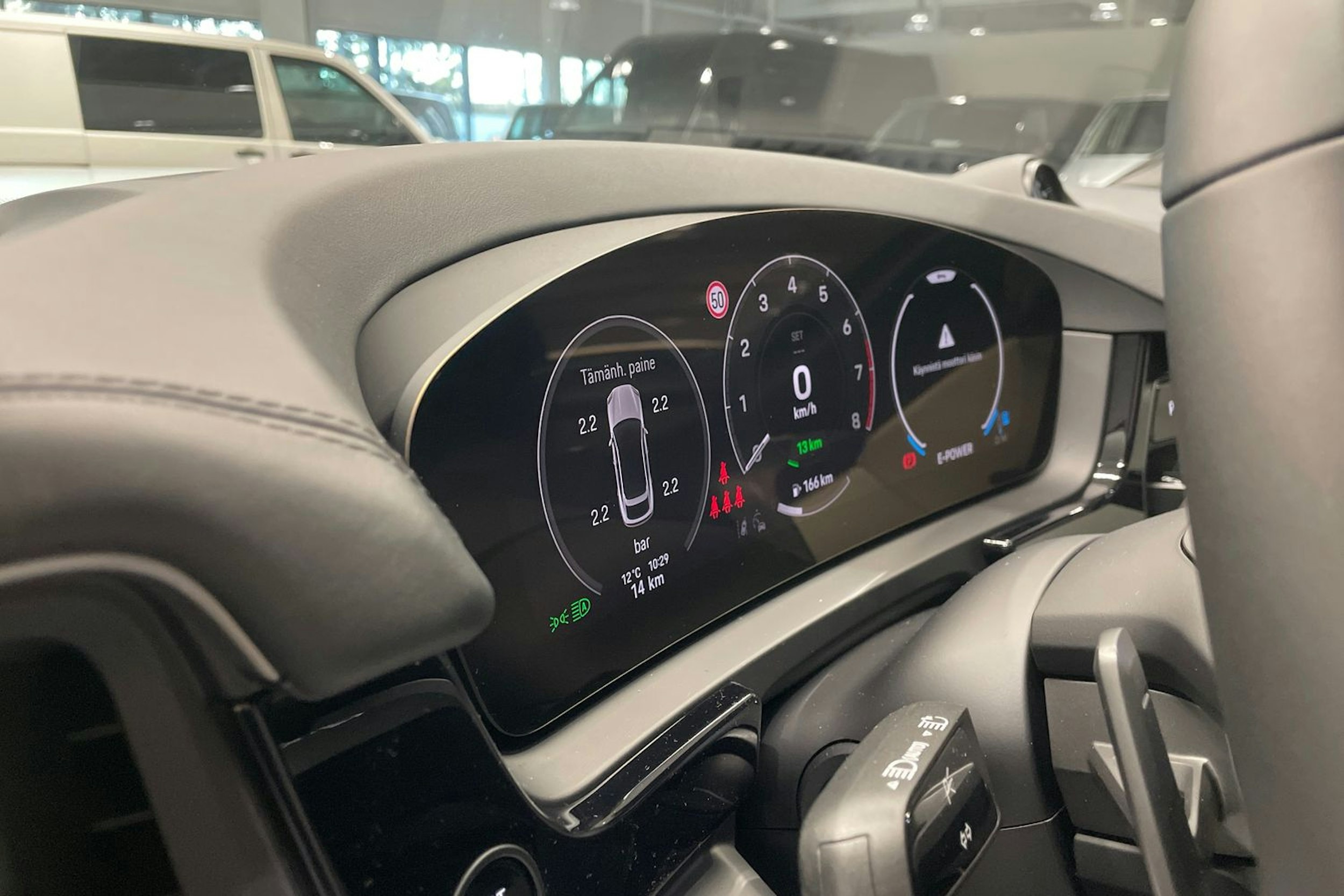 harmaa Porsche Cayenne 2025 kuva 11.