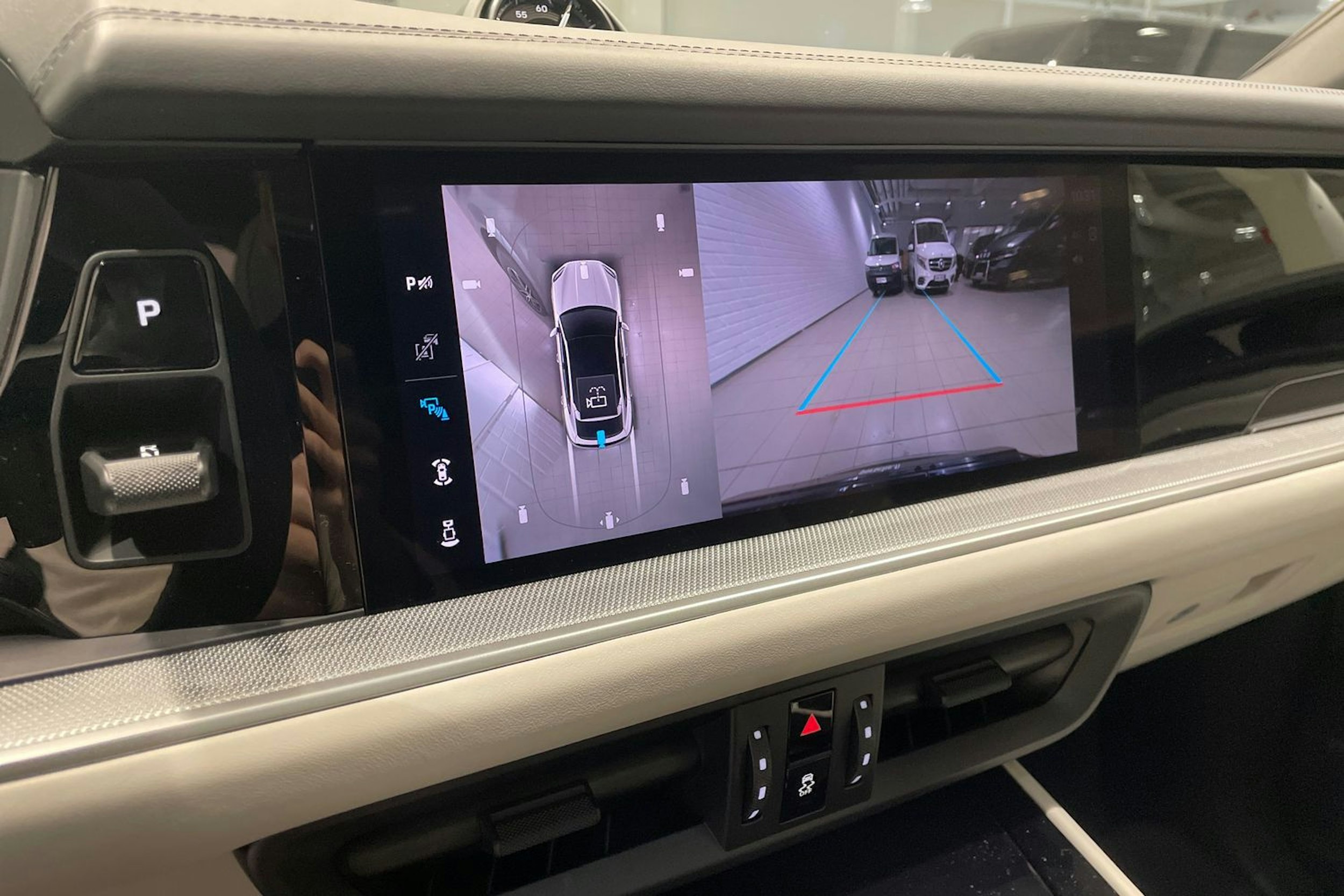 harmaa Porsche Cayenne 2025 kuva 13.