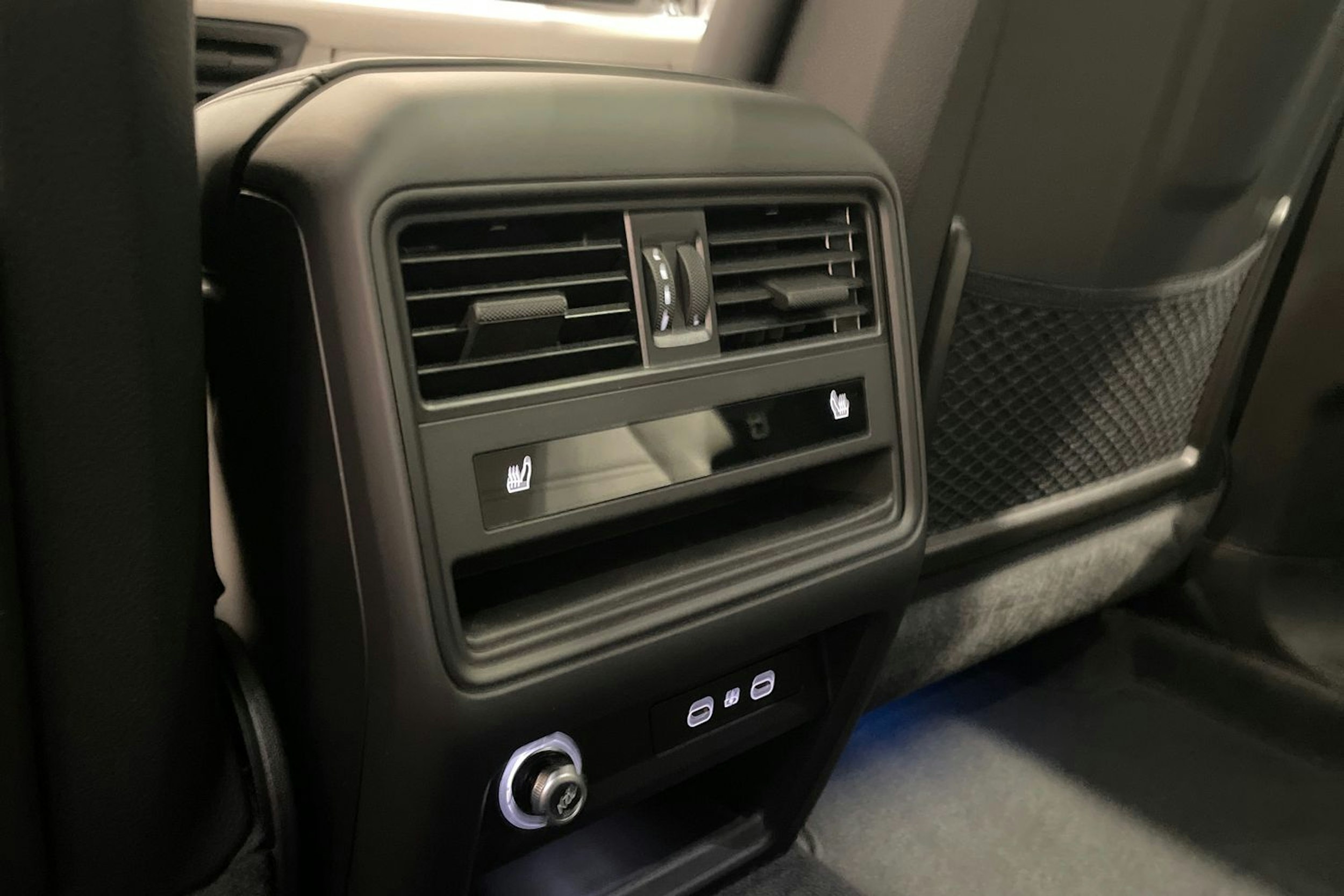 harmaa Porsche Cayenne 2025 kuva 14.