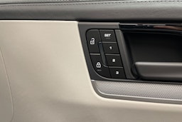 harmaa Porsche Cayenne 2025 kuva 19.