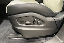 harmaa Porsche Cayenne 2025 kuva 21.