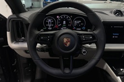 harmaa Porsche Cayenne 2025 kuva 25.