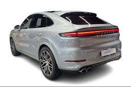 harmaa Porsche Cayenne 2025 kuva 2.