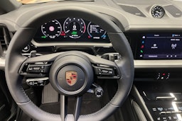 harmaa Porsche Cayenne 2025 kuva 13.