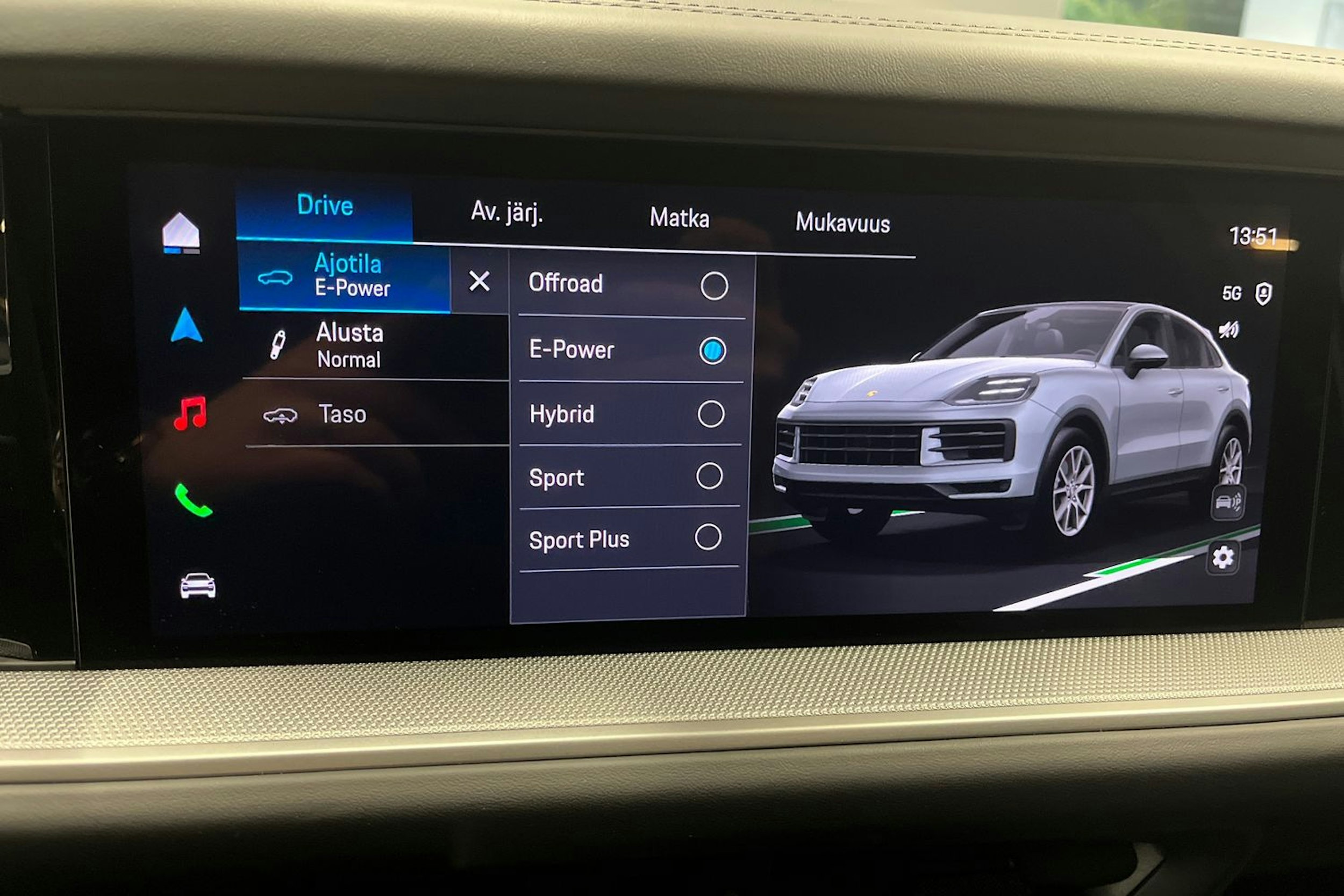 harmaa Porsche Cayenne 2025 kuva 16.