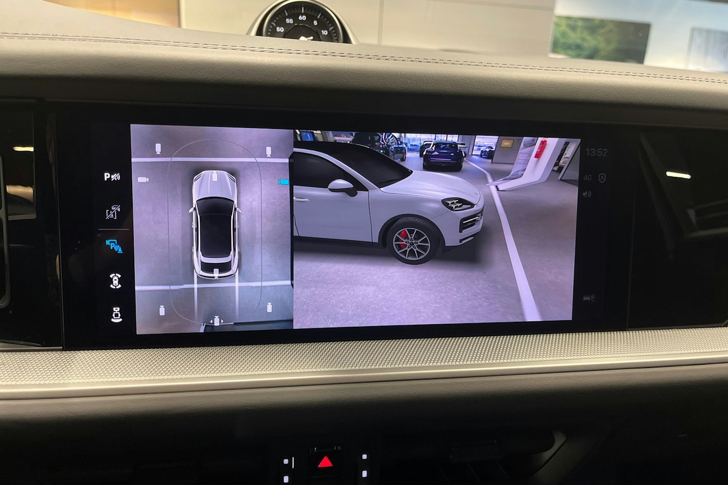 harmaa Porsche Cayenne 2025 kuva 20.