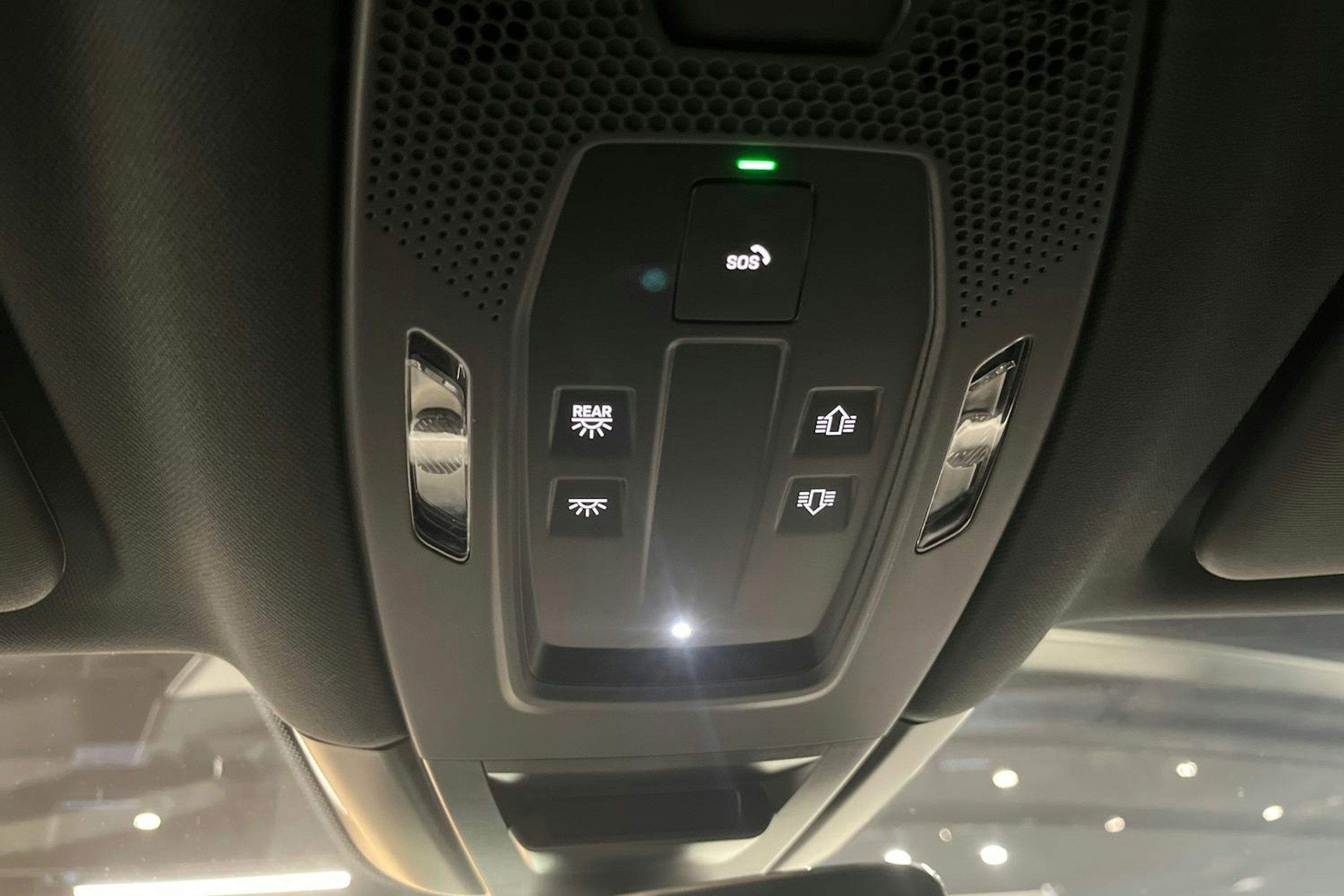 harmaa Porsche Cayenne 2025 kuva 22.