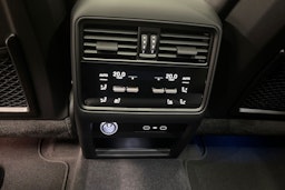 harmaa Porsche Cayenne 2025 kuva 25.