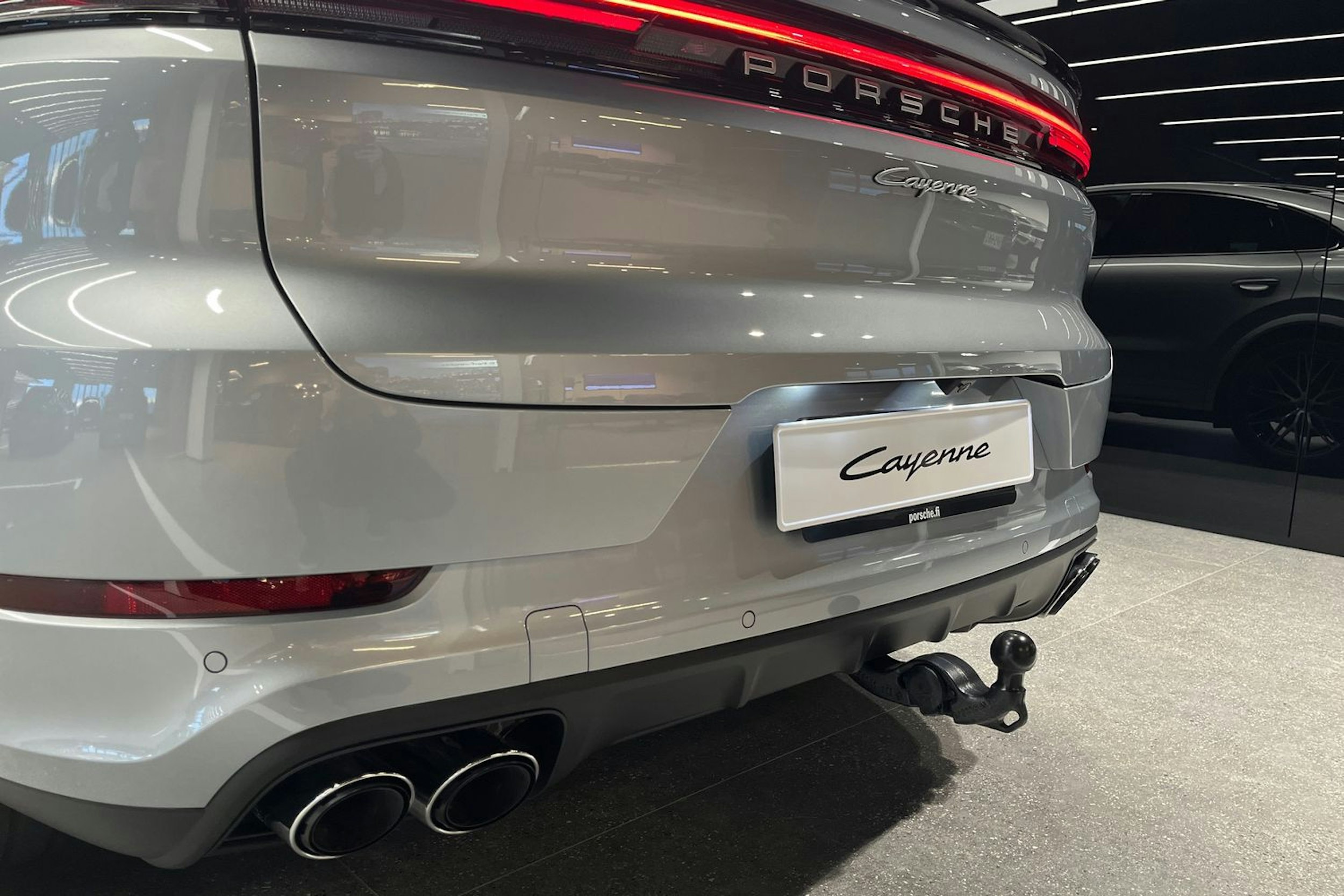 harmaa Porsche Cayenne 2025 kuva 30.