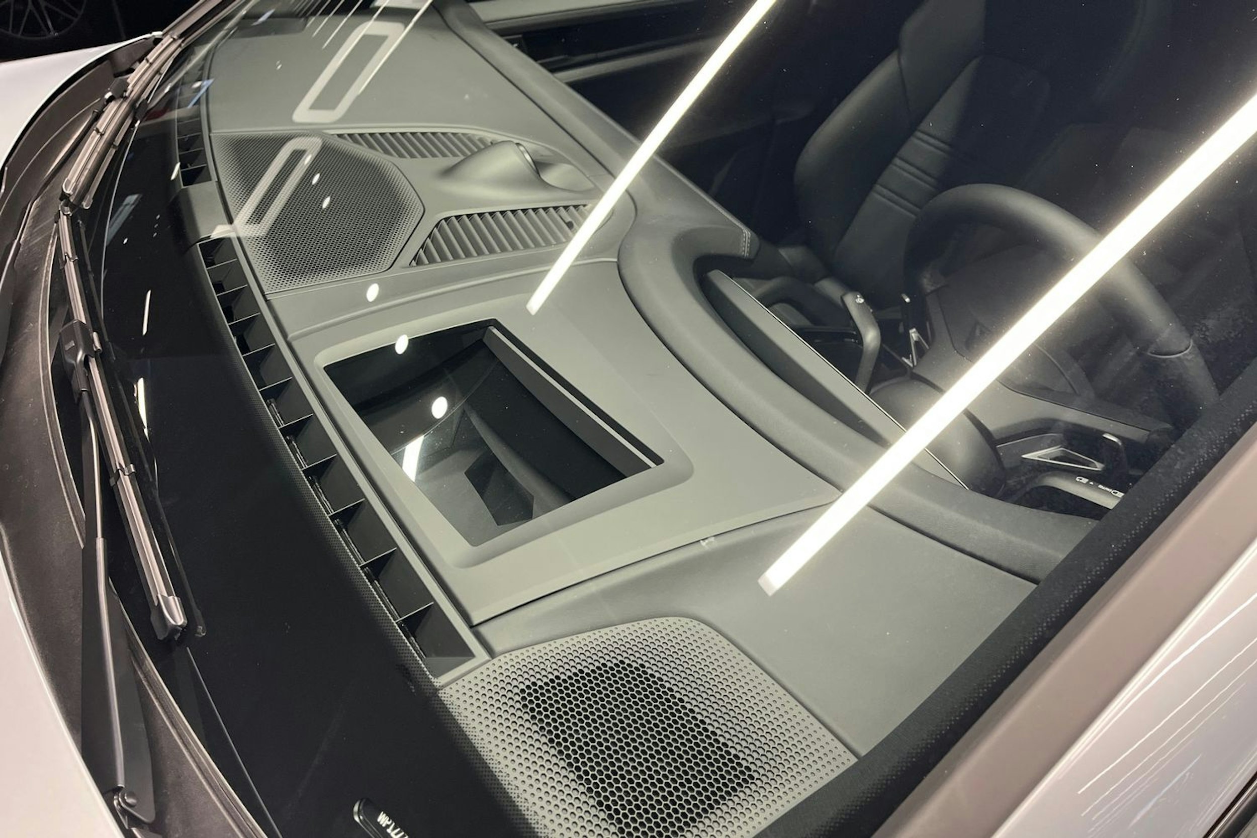 harmaa Porsche Cayenne 2025 kuva 31.