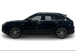 musta Porsche Cayenne 2025 kuva 5.