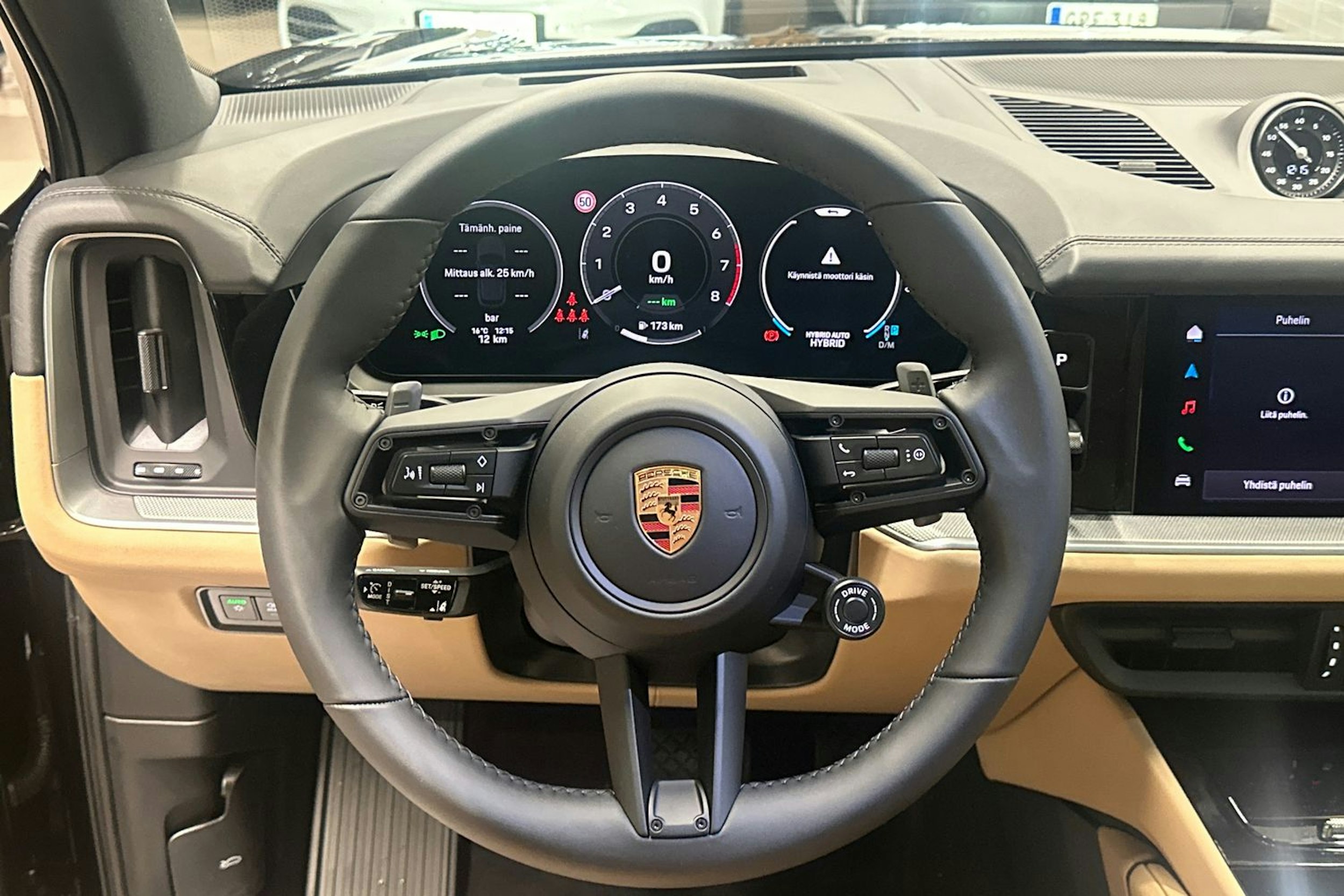 musta Porsche Cayenne 2025 kuva 10.